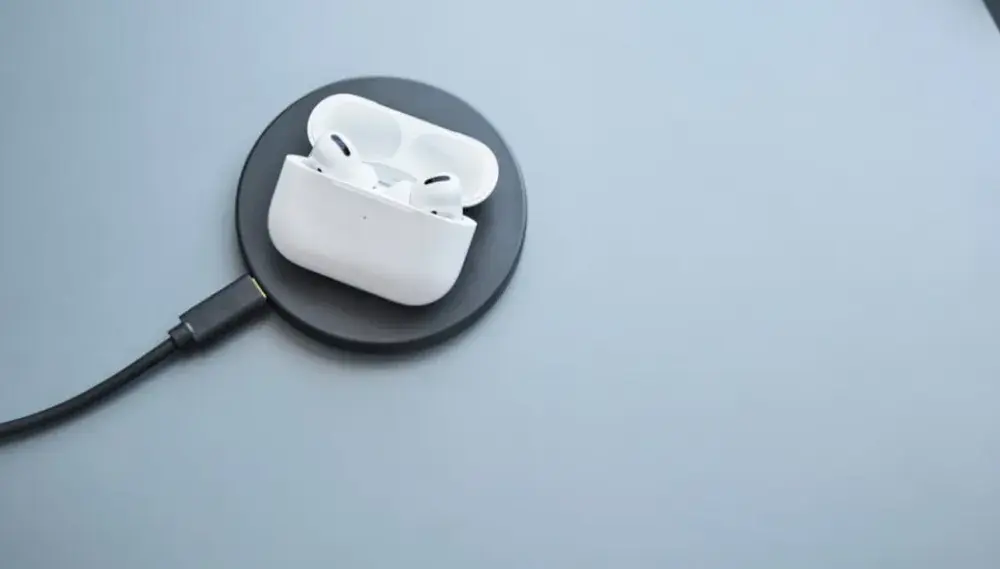 Jak ładować słuchawki AirPods, aby uniknąć problemów z naładowaniem