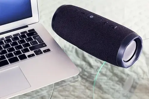 Jak podłączyć głośnik JBL do komputera przez USB bez problemów