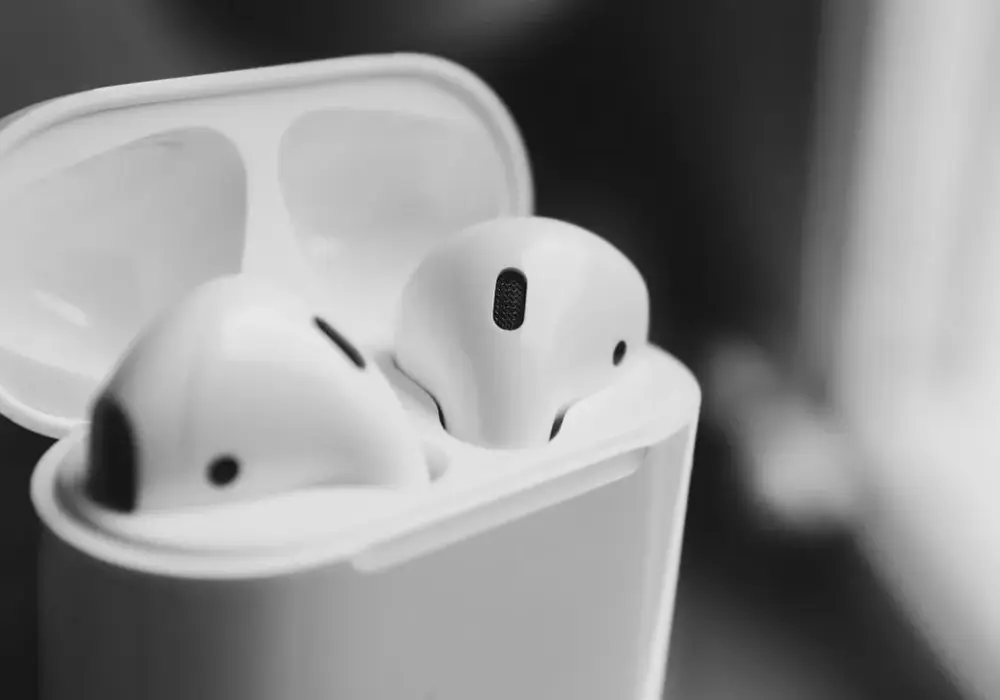 Jak podłączyć AirPods do komputera - proste kroki bez problemów