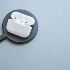 Jak ładować słuchawki AirPods, aby uniknąć problemów z naładowaniem