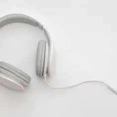 Jak naładować słuchawki JBL - proste kroki, aby uniknąć problemów