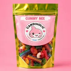 Kolorowa paczka żelków "Gummy Mix" z uroczym rekinem. Idealne na słodko-kwaśne doznania, jak w piosence o żelkach.