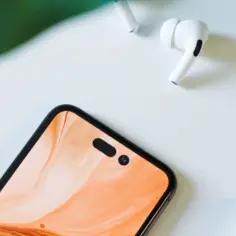 Jak łatwo podłączyć AirPods 2 do urządzenia – proste kroki i porady