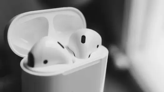 Jak podłączyć AirPods do komputera - proste kroki bez problemów