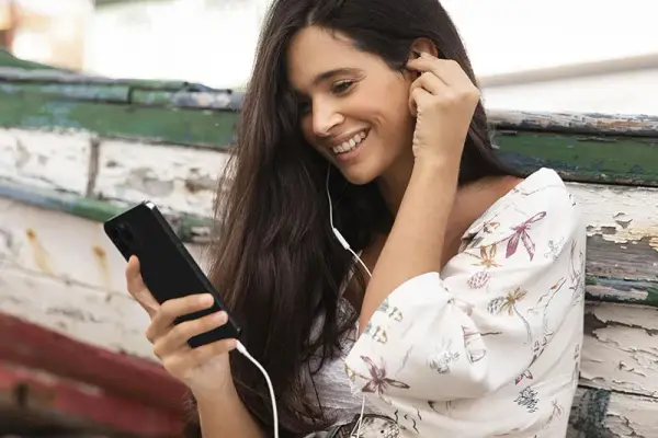 Jak pobrać piosenkę z SoundCloud na telefon bez problemów?
